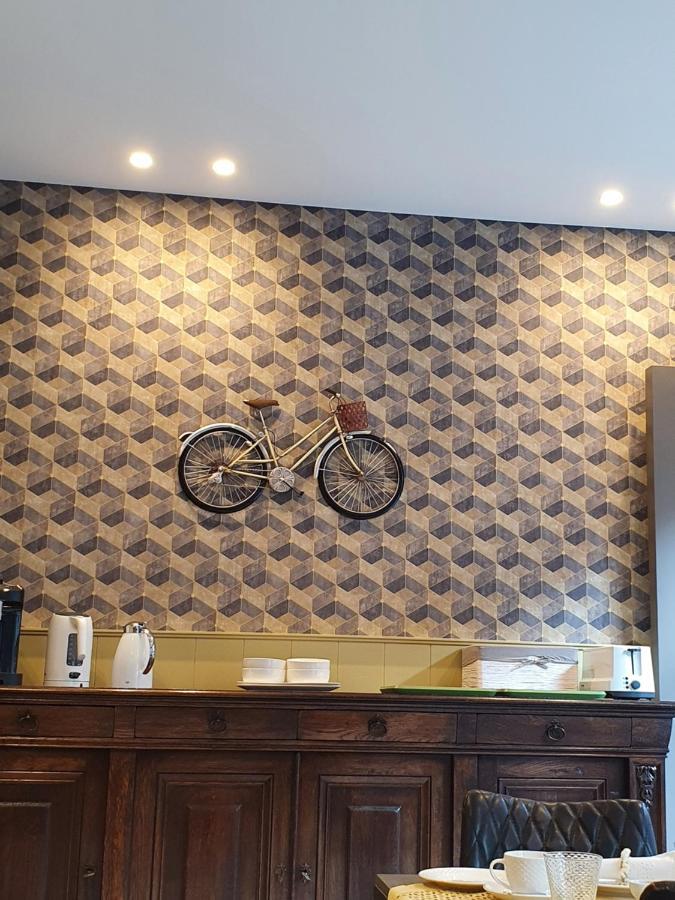 The Newport - Incl 3h Wellness & Use Ebikes & Breakfast Couette-café *